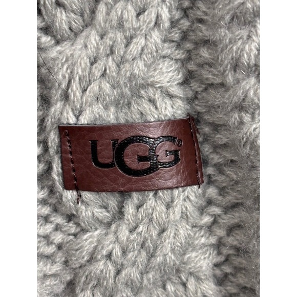 UGG Classic Cable Knit Grey Dog Pet Sweater Size Large NWOT - Picture 4 of 9